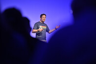 Christian Schulte vom Fsas Technologies zeigte in seiner Keynote auf faktenbasiert, wie KI & Quantencomputing ein radikales Umdenken erfordern. Christian Schulte vom Fsas Technologies zeigte in seiner Keynote auf faktenbasiert, wie KI & Quantencomputing ein radikales Umdenken erfordern.