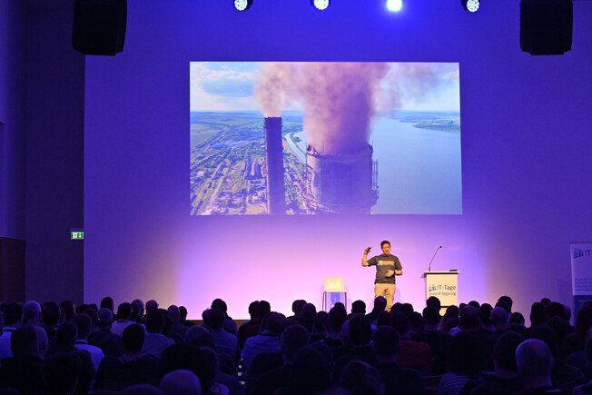 Christian Schulte von Fsas hält die zweite Keynote bei den IT-Tagen 2025. Christian Schulte von Fsas hält die zweite Keynote bei den IT-Tagen 2025.