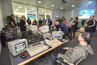 Die Teilnehmer der IT-Tage 2025 genießen einen nostalgischen Moment und tauchen ein in die Welt der Retro-Computer-Ausstellung. Die Teilnehmer der IT-Tage 2025 genießen einen nostalgischen Moment und tauchen ein in die Welt der Retro-Computer-Ausstellung.