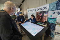 Christian Dibbern und Dehla Sokenou am Stand der WPS Workplace Solutions GmbH. Christian Dibbern und Dehla Sokenou am Stand der WPS Workplace Solutions GmbH.