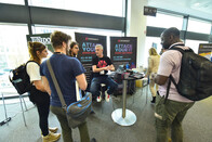 Die Teilnehmer diskutieren tatkräftig am Stand von ENGINSIGHT auf den IT-Tagen 2025. Die Teilnehmer diskutieren tatkräftig am Stand von ENGINSIGHT auf den IT-Tagen 2025.