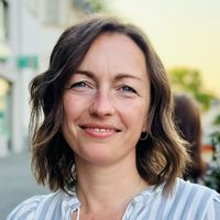 Dr. Anja Pilz Dr. Anja Pilz